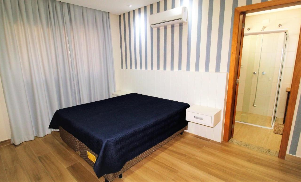 1079 - Apartamento Com Vista Para O Mar Em Bombinhas Exterior foto